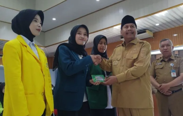 106 Mahasiswa Rembang Terima Beasiswa, Desa Minim Sarjana Diprioritaskan